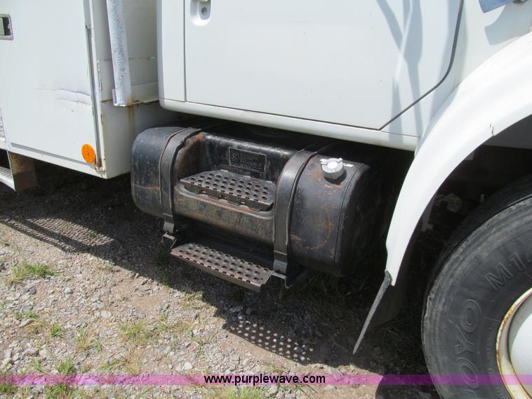 image for item K5738 1997 International 4700 bucket truck