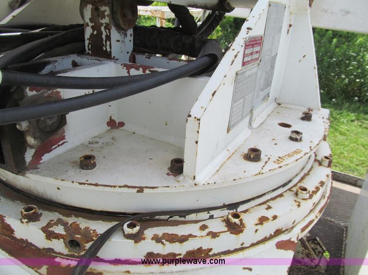 image for item K5738 1997 International 4700 bucket truck