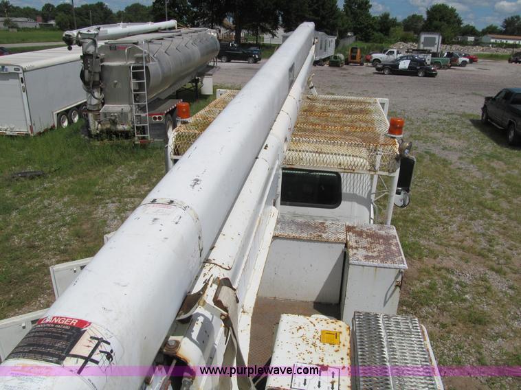 image for item K5738 1997 International 4700 bucket truck