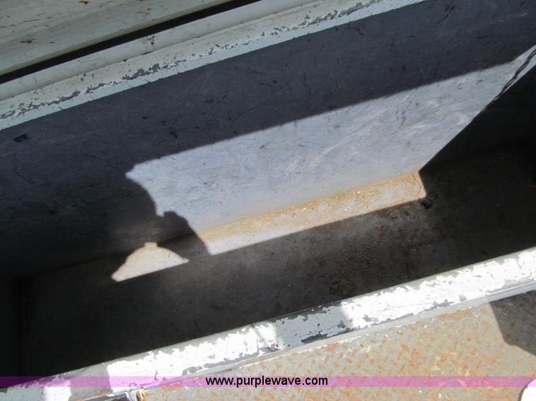 image for item K5738 1997 International 4700 bucket truck