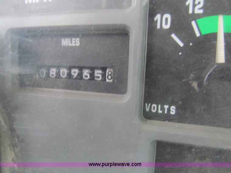 image for item K5738 1997 International 4700 bucket truck