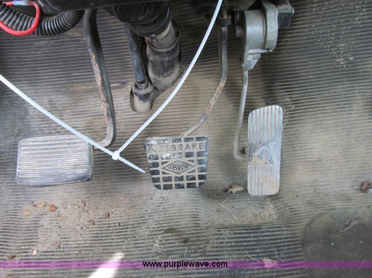 image for item K5738 1997 International 4700 bucket truck