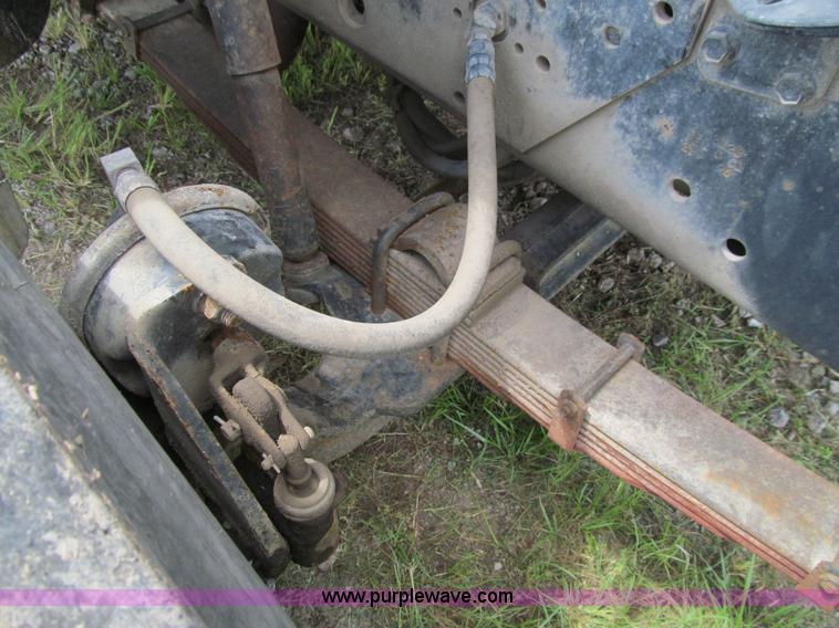 image for item K5738 1997 International 4700 bucket truck