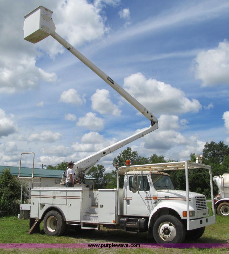 image for item K5738 1997 International 4700 bucket truck