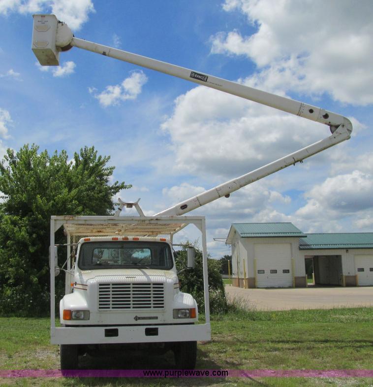 image for item K5738 1997 International 4700 bucket truck