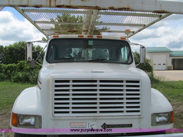 image for item K5739 2000 International 4700 bucket truck