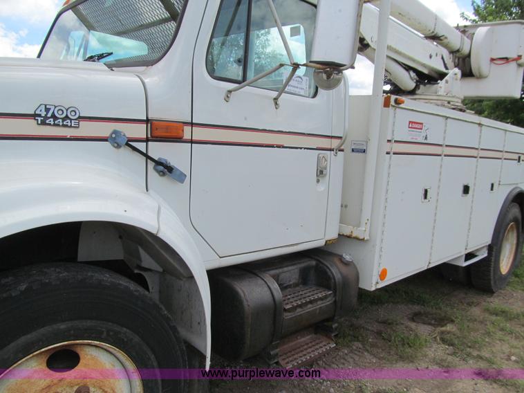 image for item K5739 2000 International 4700 bucket truck