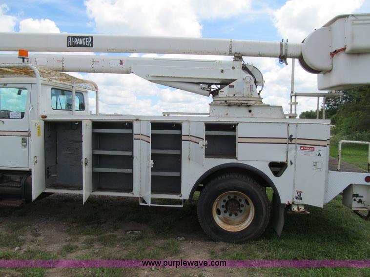 image for item K5739 2000 International 4700 bucket truck