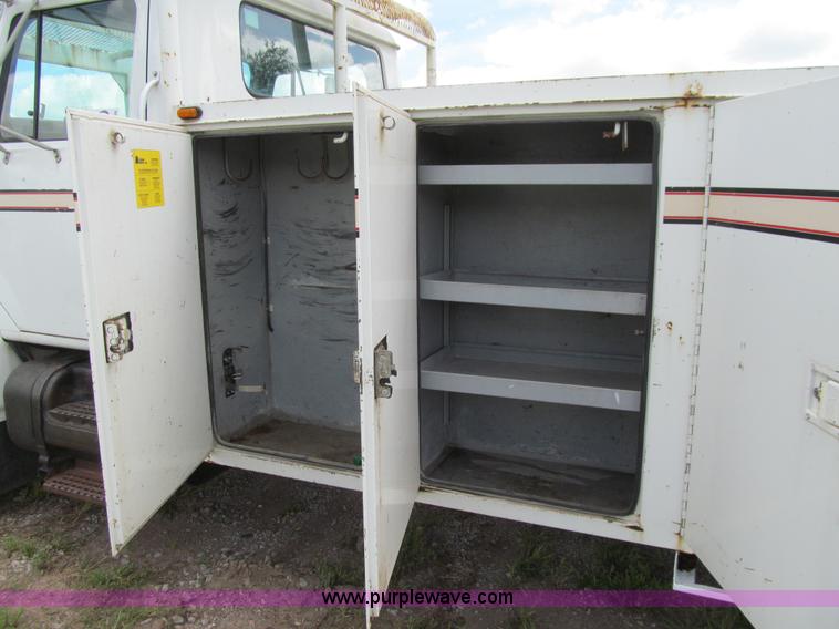 image for item K5739 2000 International 4700 bucket truck