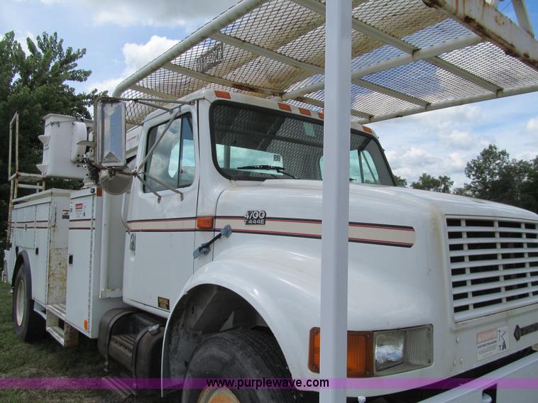 image for item K5739 2000 International 4700 bucket truck