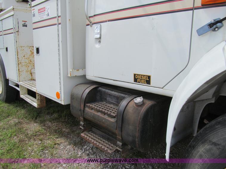 image for item K5739 2000 International 4700 bucket truck
