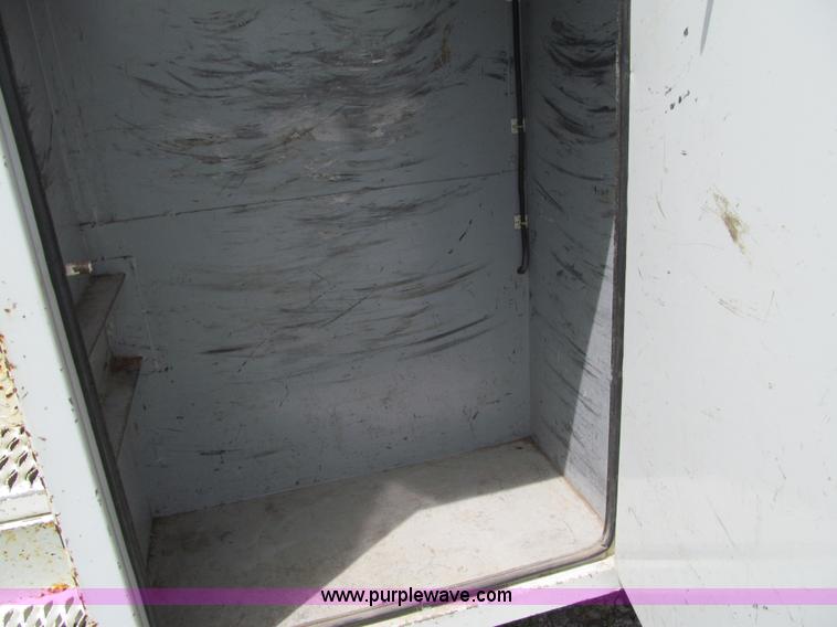 image for item K5739 2000 International 4700 bucket truck