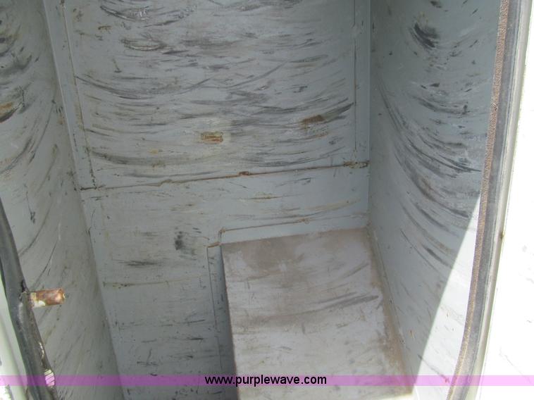 image for item K5739 2000 International 4700 bucket truck