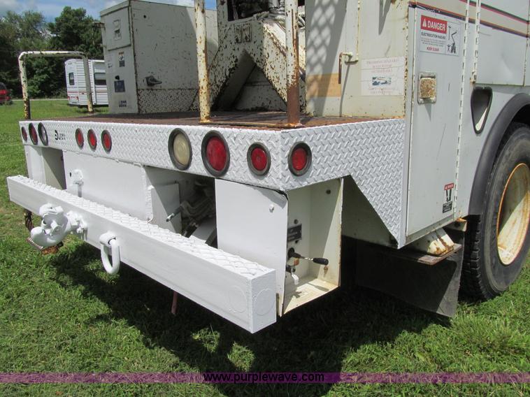 image for item K5739 2000 International 4700 bucket truck