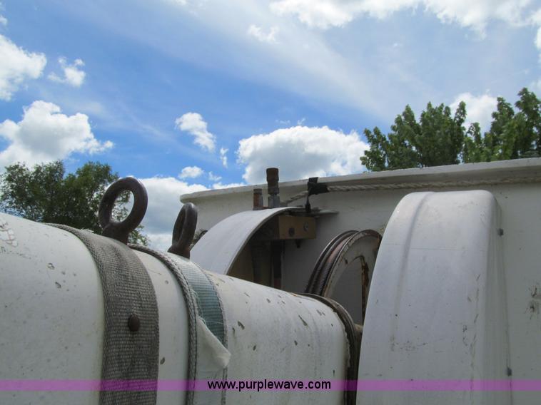 image for item K5739 2000 International 4700 bucket truck