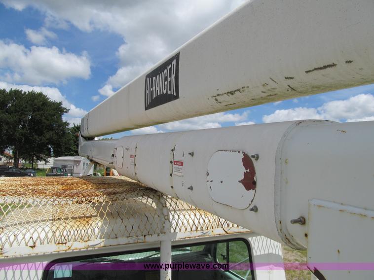 image for item K5739 2000 International 4700 bucket truck