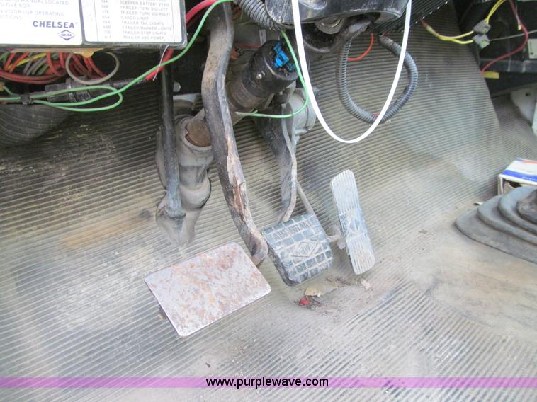 image for item K5739 2000 International 4700 bucket truck