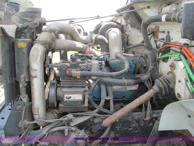 image for item K5739 2000 International 4700 bucket truck