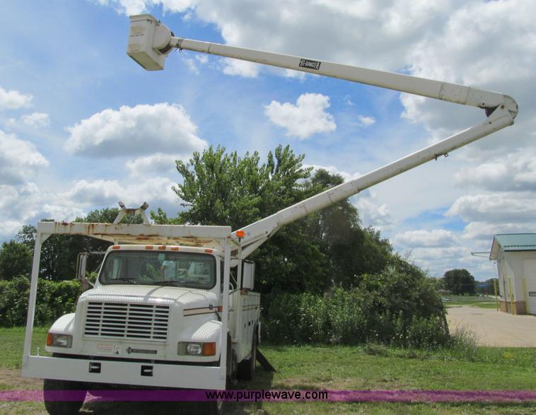 image for item K5739 2000 International 4700 bucket truck