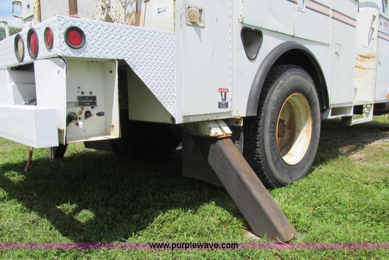 image for item K5739 2000 International 4700 bucket truck