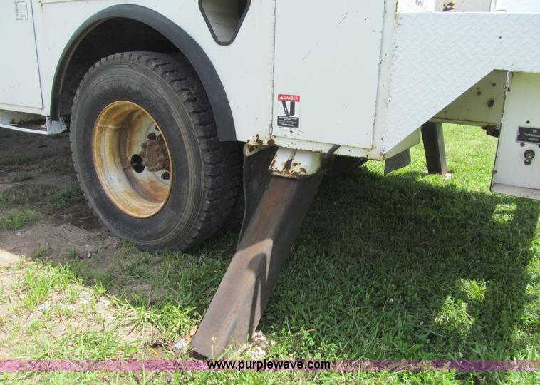 image for item K5739 2000 International 4700 bucket truck