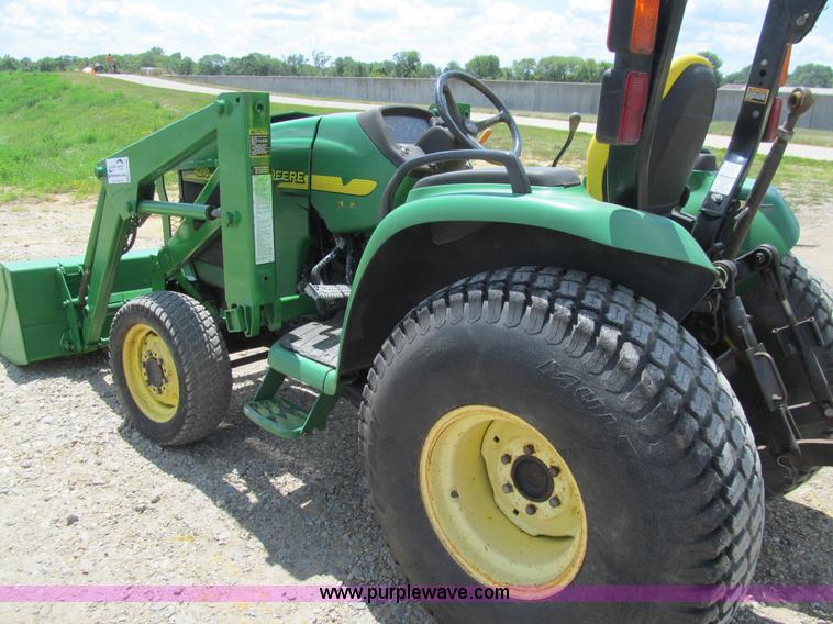 image for item K5748 2003 John Deere 4210 MFWD tractor