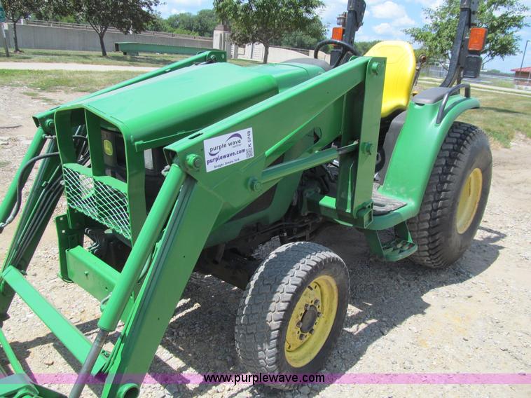 image for item K5748 2003 John Deere 4210 MFWD tractor