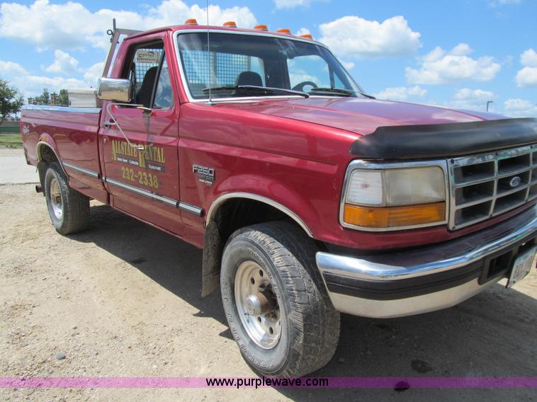 image for item K5749 1997 Ford F250 HD XL pickup truck