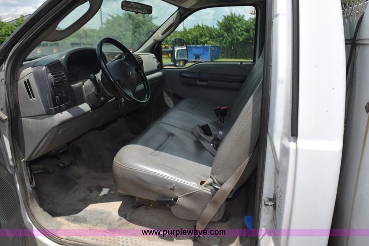 image for item K6100 2006 Ford F550 service truck