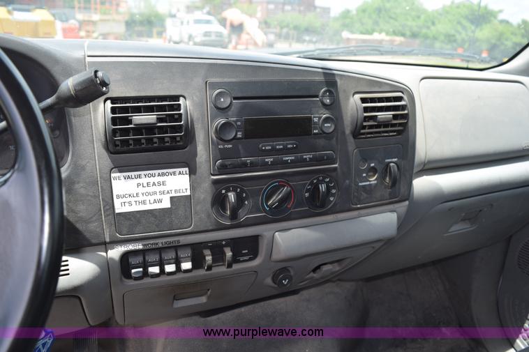 image for item K6100 2006 Ford F550 service truck