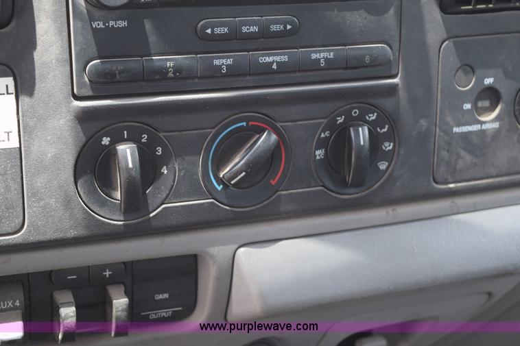 image for item K6100 2006 Ford F550 service truck