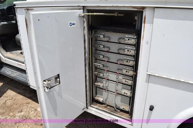 image for item K6100 2006 Ford F550 service truck