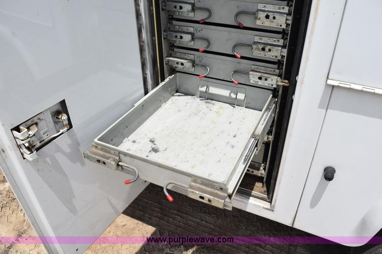 image for item K6100 2006 Ford F550 service truck