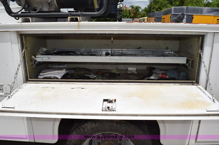 image for item K6100 2006 Ford F550 service truck