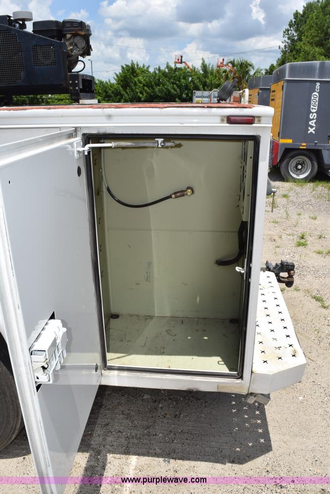 image for item K6100 2006 Ford F550 service truck