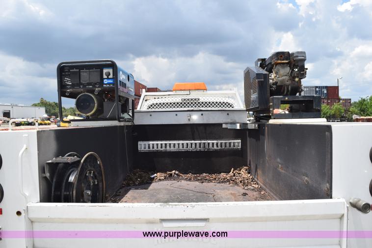 image for item K6100 2006 Ford F550 service truck