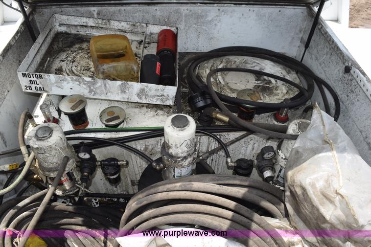 image for item K6100 2006 Ford F550 service truck