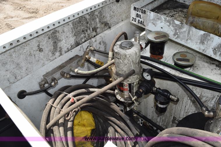 image for item K6100 2006 Ford F550 service truck