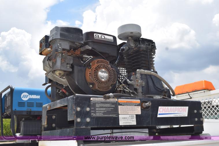 image for item K6100 2006 Ford F550 service truck