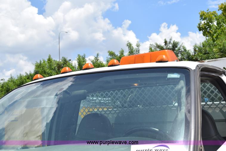 image for item K6100 2006 Ford F550 service truck