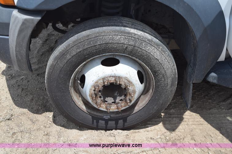 image for item K6100 2006 Ford F550 service truck