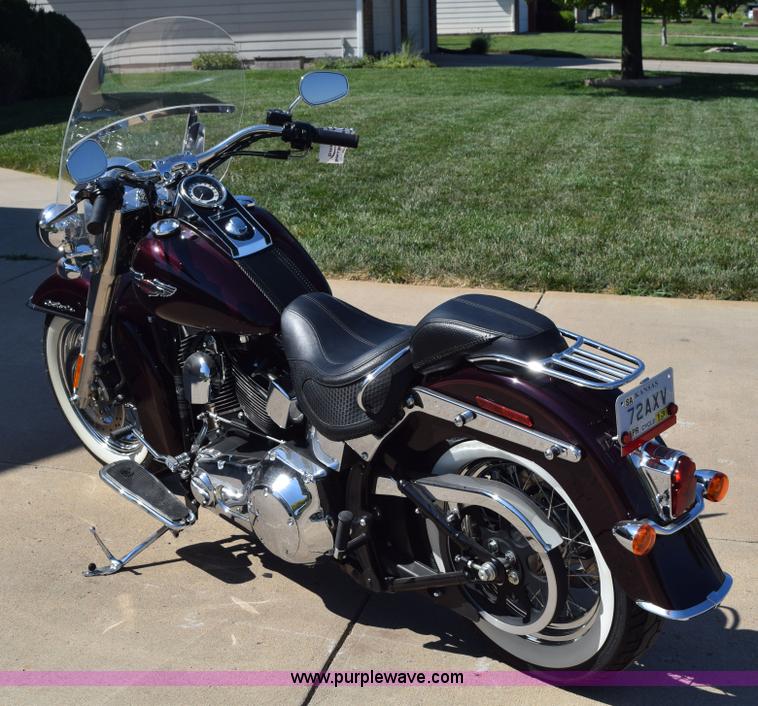 image for item K6179 2006 Harley Davidson Softail Deluxe motorcycle