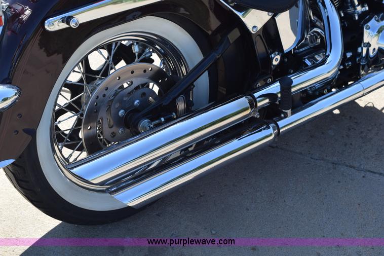image for item K6179 2006 Harley Davidson Softail Deluxe motorcycle