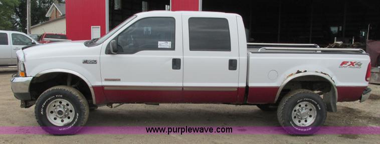 image for item K6503 2003 Ford F350 Super Duty Lariat Crew Cab pickup truck