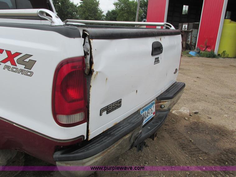 image for item K6503 2003 Ford F350 Super Duty Lariat Crew Cab pickup truck