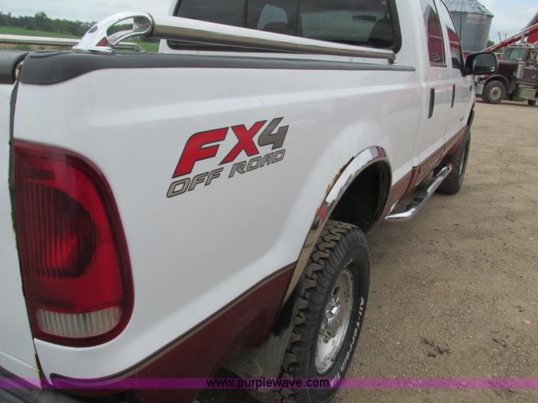 image for item K6503 2003 Ford F350 Super Duty Lariat Crew Cab pickup truck