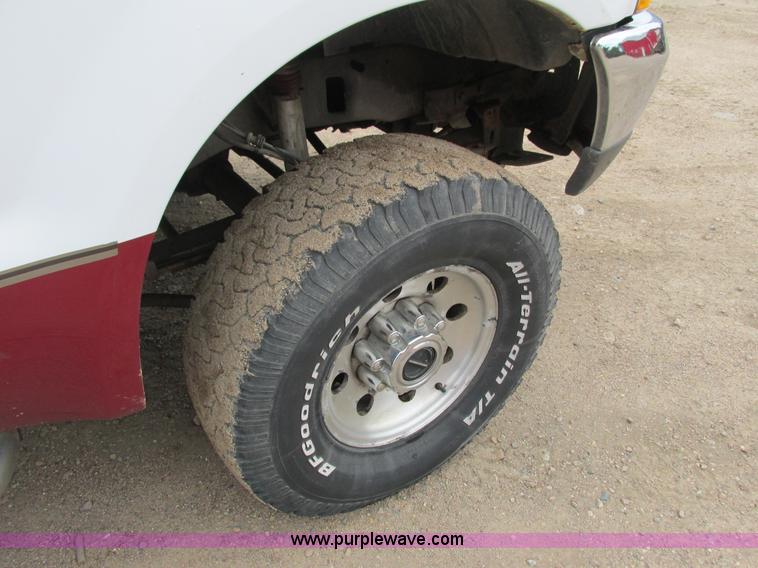 image for item K6503 2003 Ford F350 Super Duty Lariat Crew Cab pickup truck