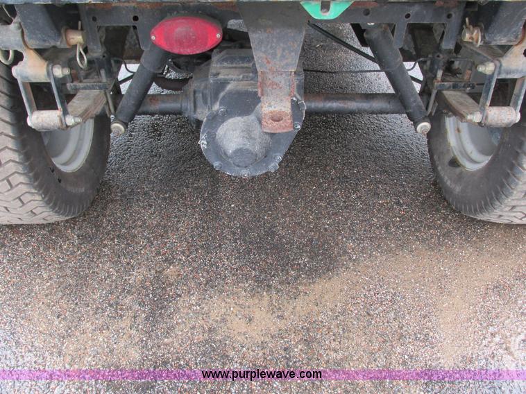 image for item K6509 1999 Cushman Turf Truckster utility vehicle