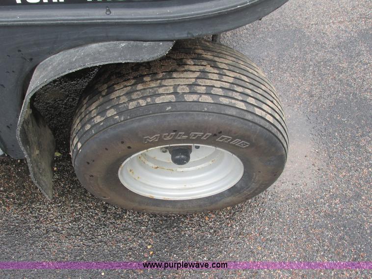 image for item K6509 1999 Cushman Turf Truckster utility vehicle