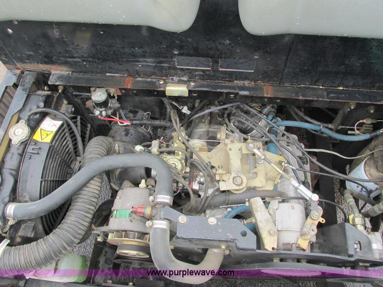 image for item K6509 1999 Cushman Turf Truckster utility vehicle